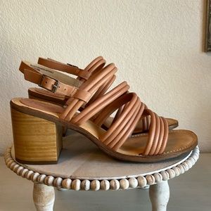 Latigo Vacation leather open straps sandal Blush size 10 EUC